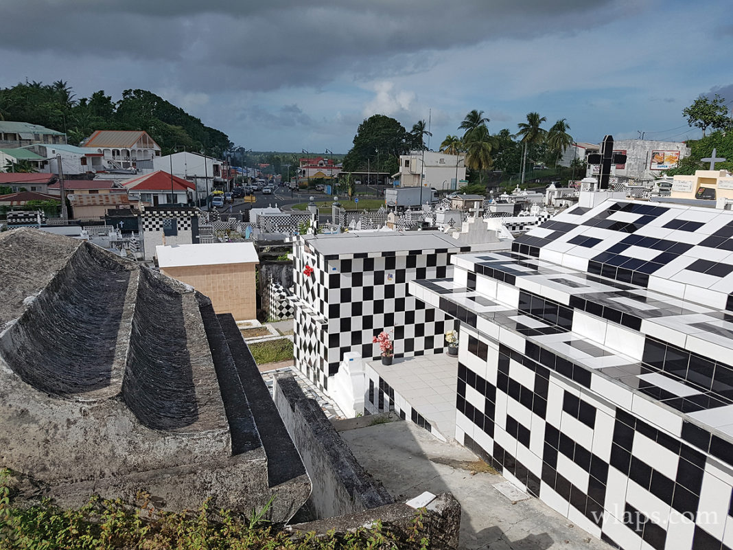 Le cimetière de Morneàl'Eau en Guadeloupe Wlaps Le cimetière de Morneàl'Eau en Guadeloupe Wlaps