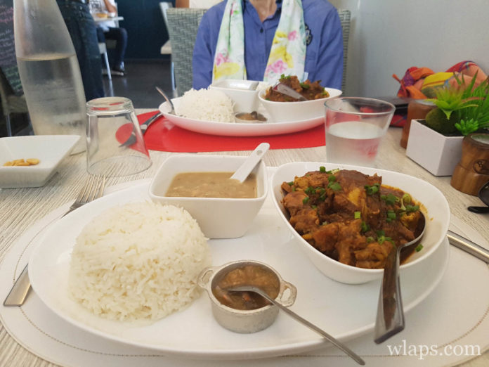 Plat au restaurant créole Chez Jules à La Réunion
