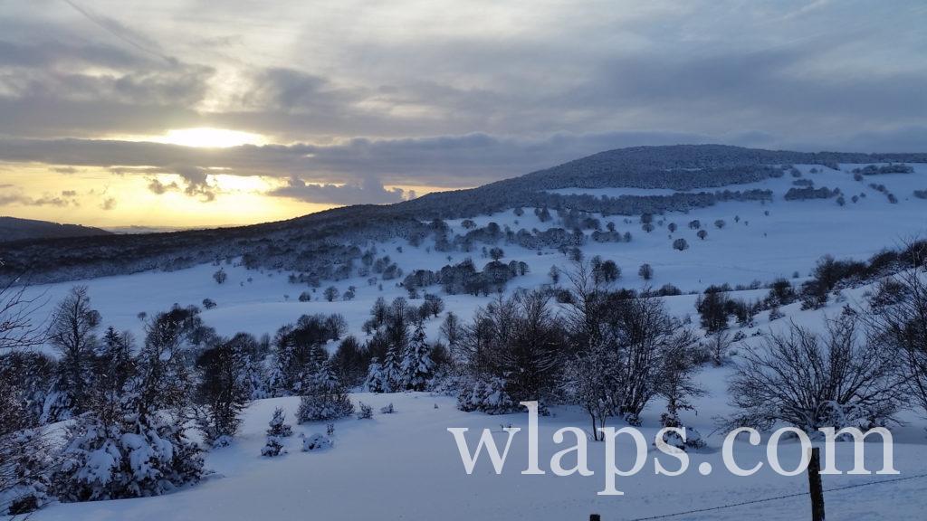 Un paysage lors de notre randonnée en raquettes à neige dans le PNR d'Aubrac