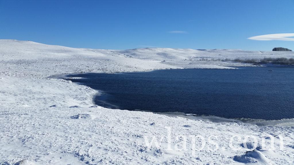 Un paysage lors de notre randonnée en raquettes à neige dans le PNR d'Aubrac