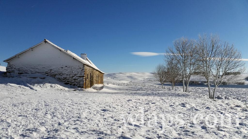 Un paysage lors de notre randonnée en raquettes à neige dans le PNR d'Aubrac