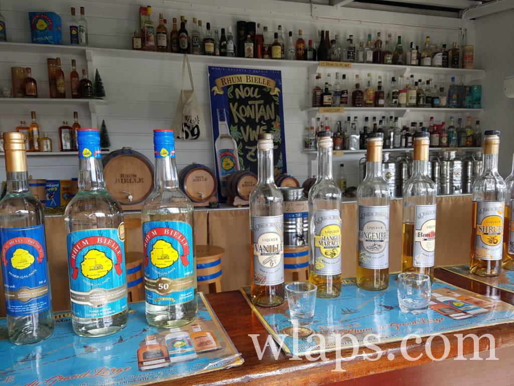 Dégustation gratuite de plusieurs rhums à la distillerie Bielle de Marie Galante