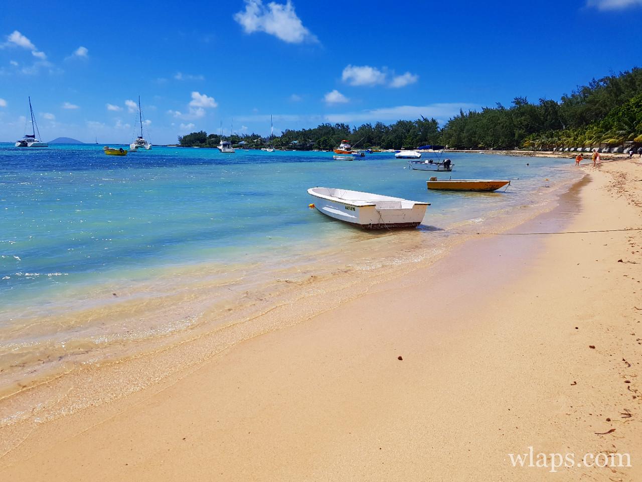 barques à La plage de Bains Bœufs à l'île Maurice