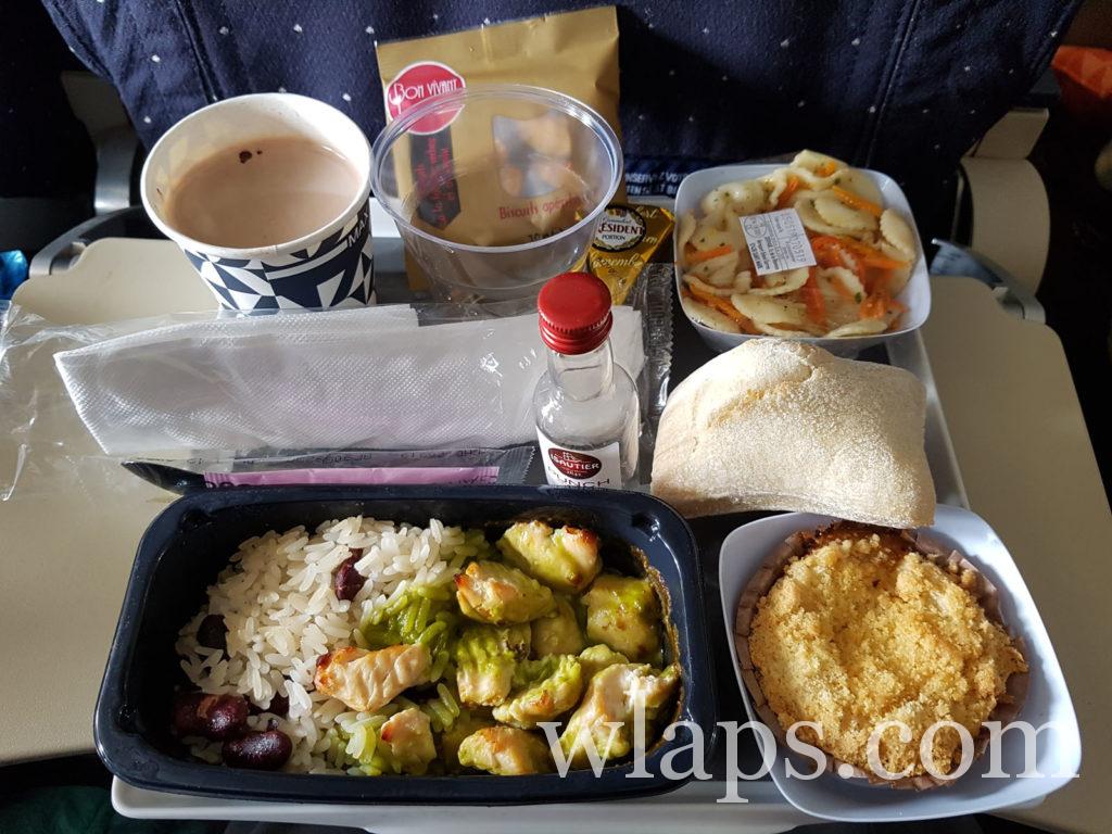 Plateau repas à bord du vol air france pour aller à La Réunion