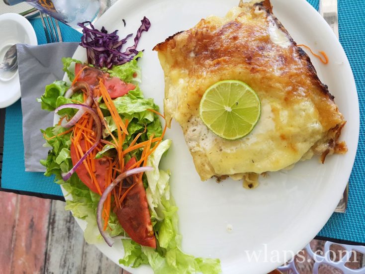 Où manger à Marie-Galante ? au sun 7 beach, des lasagnes au poisson