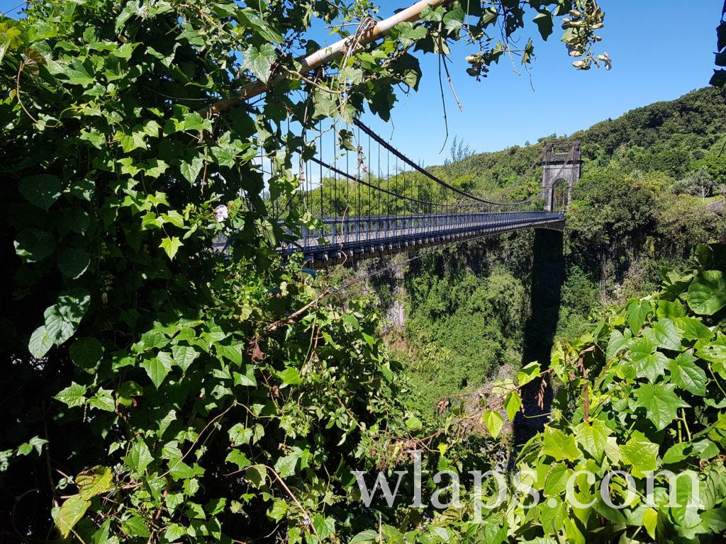 Le pont suspendu de la Rivière de l'Est à la réunion