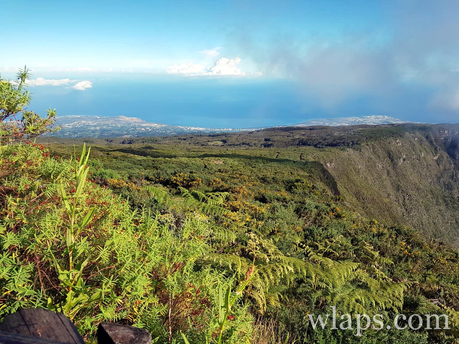Vue sur l'Océan Indien depuis le Maido à la réunion