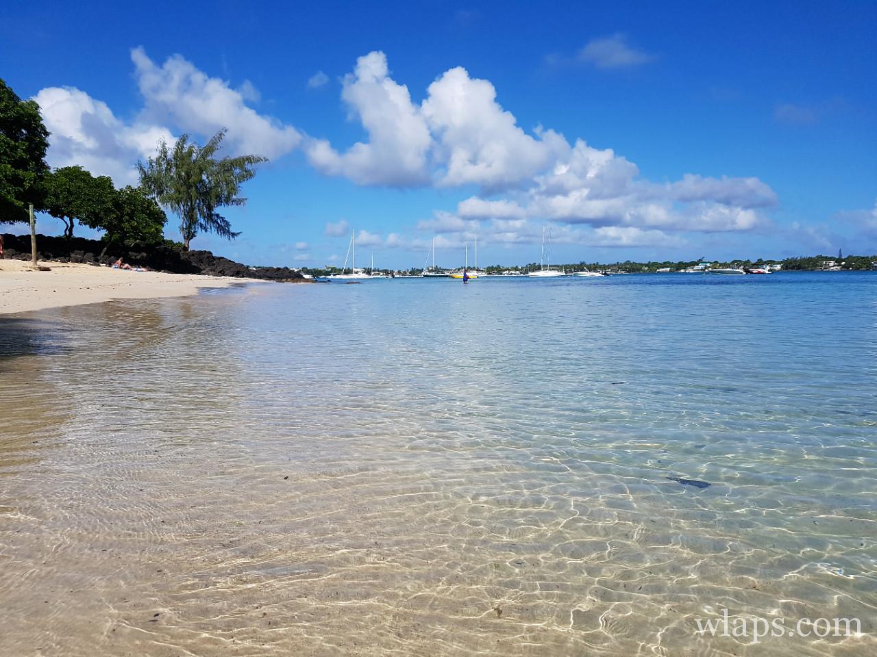 La plage de La Cuvette à l'île Maurice et ses eaux calmes