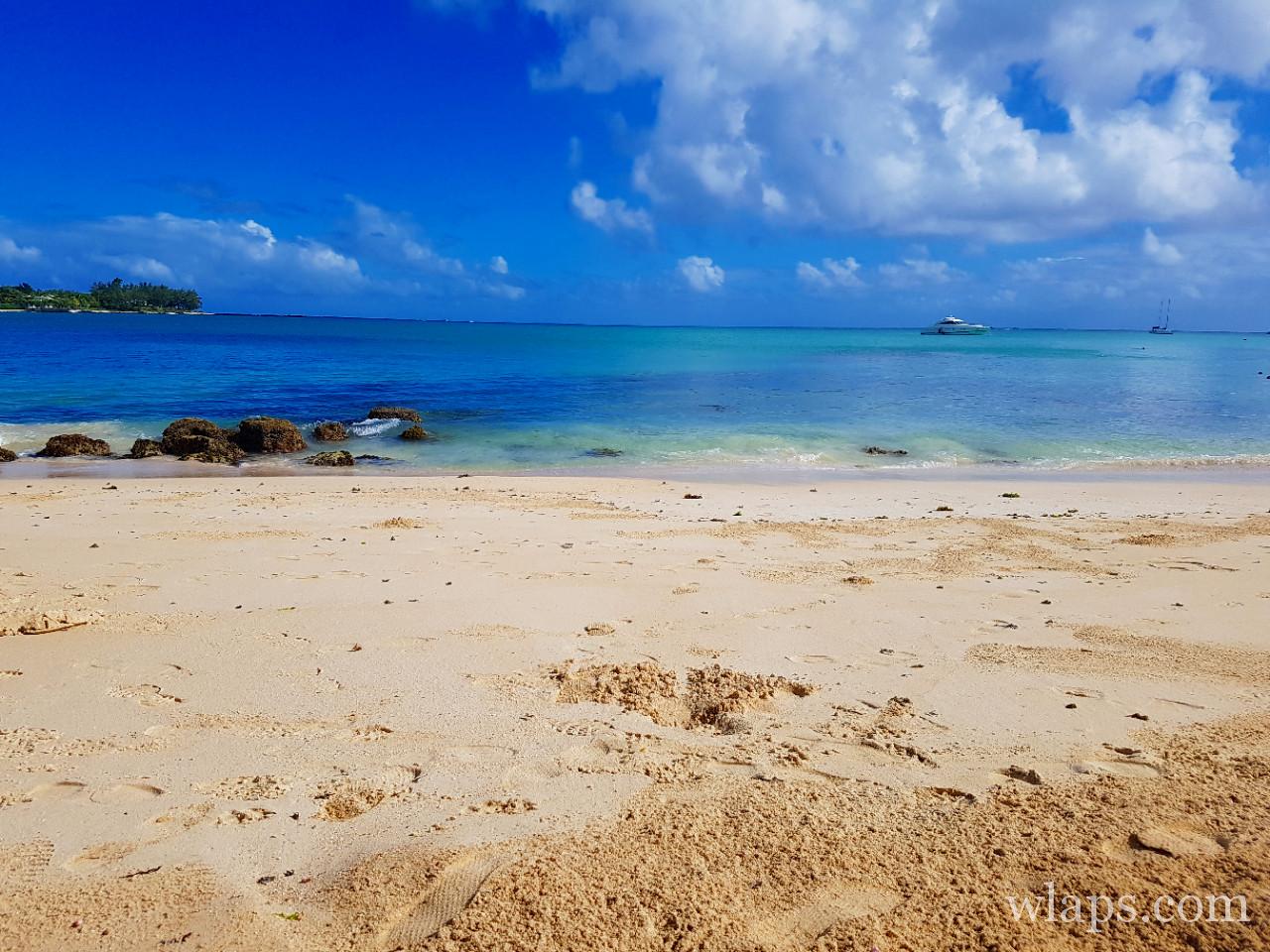 La plage de La Cuvette à l'île Maurice et son sable doré