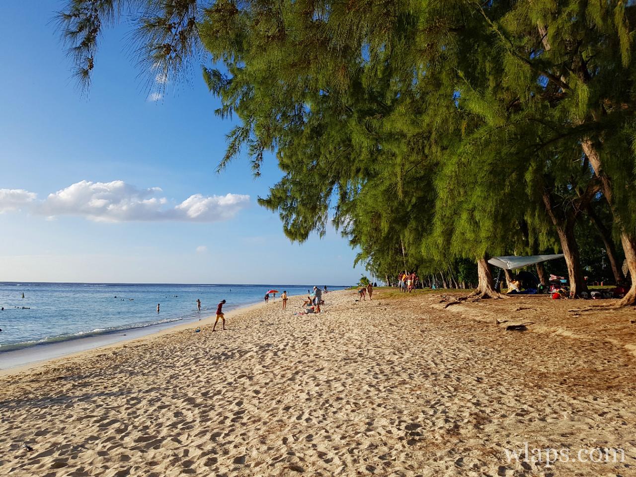 La plage de Flic en Flac à l'île Maurice