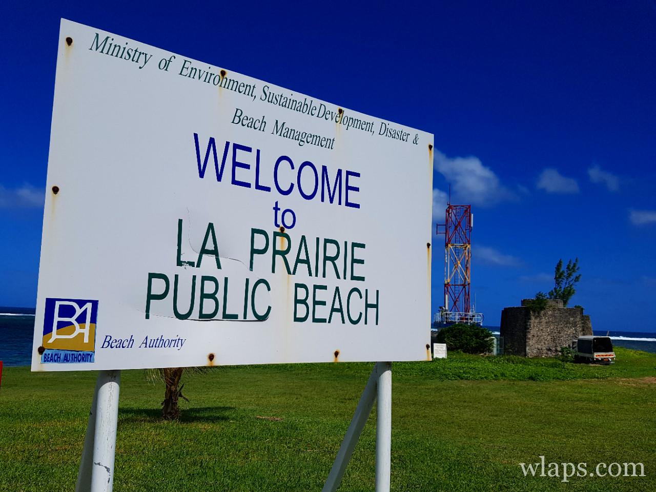 la prairie public beach at mauritius island