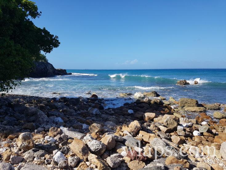 La plage à Galets à la désirade
