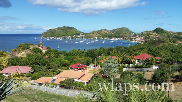 Vue sur la plage de l'Anse du Bourg