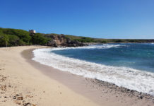 La plage de Baie Mahault à la Désirade