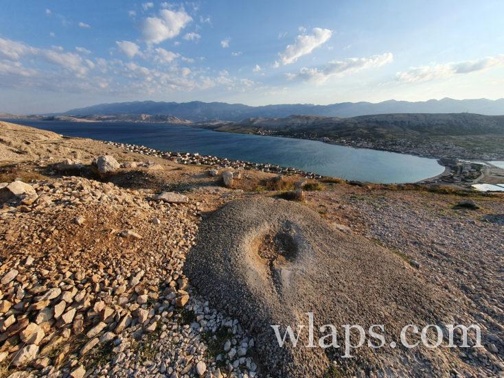 vue sur la baie de Pag et les habitations