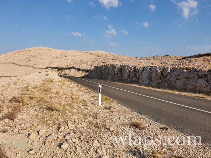 rouler sur la Lune à l'île de Pag