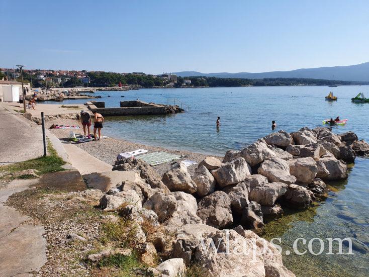 plage de Porporela à Krk en Croatie