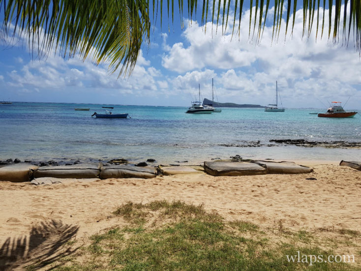 vue sur le coin de mire à la plage de Bains Bœufs à l'île Maurice