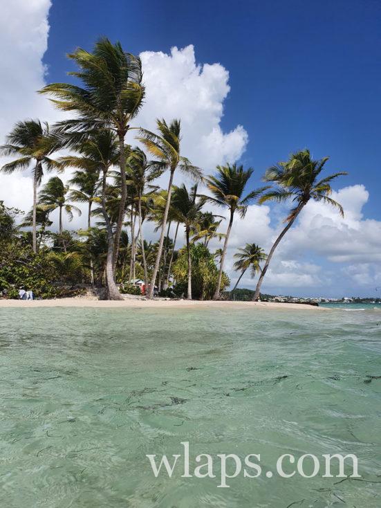 pointe de la plage de la Caravelle