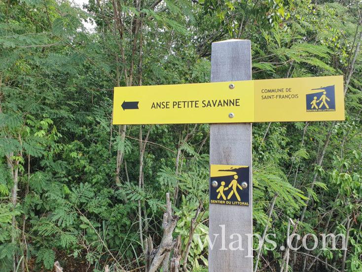 Panneau de randonnée sur le Sentier du Littoral