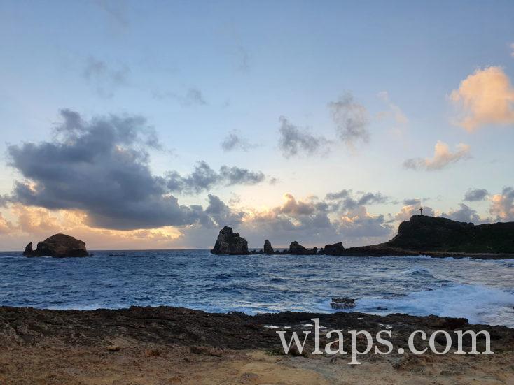 lever de soleil à la Pointe des Châteaux en Guadeloupe