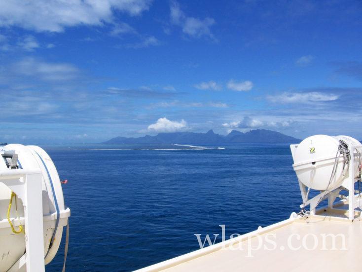 bateau entre Tahiti et l'île de Moorea