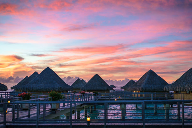 bungalows sur pilotis à Bora Bora