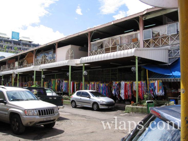 marché de Papeete et ses paréos