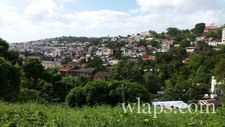Quels sont les supermarchés de Martinique ? et les hypermarchés ? Sur la photo c'est Schoelcher