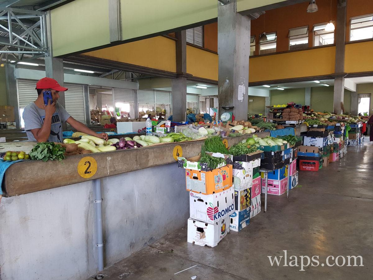 Dans le marché de la ville de Port Mathurin