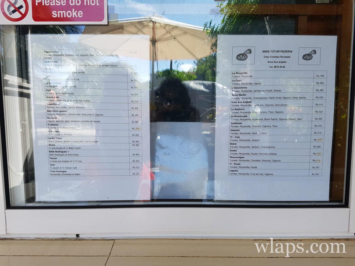 La longue carte des pizzas proposées par Totor pour manger à l'île Rodrigues