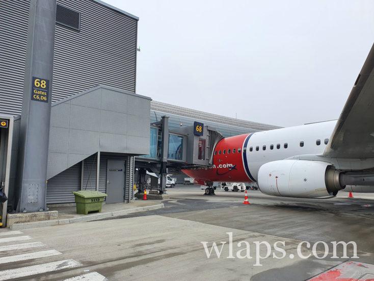 Descente sur le tarmac à l'aéroport d'Oslo
