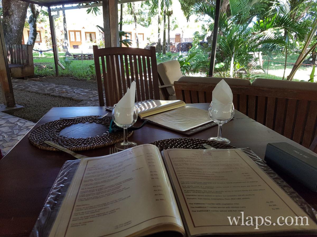 table au Jardin de Beau Vallon à l'île Maurice