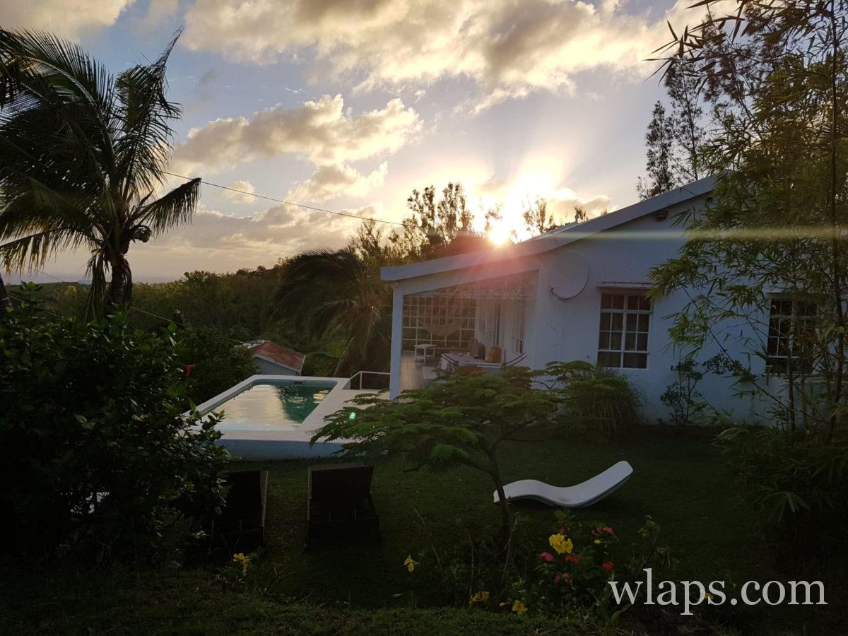 Coucher de soleil sur notre logement à l'île Rodrigues