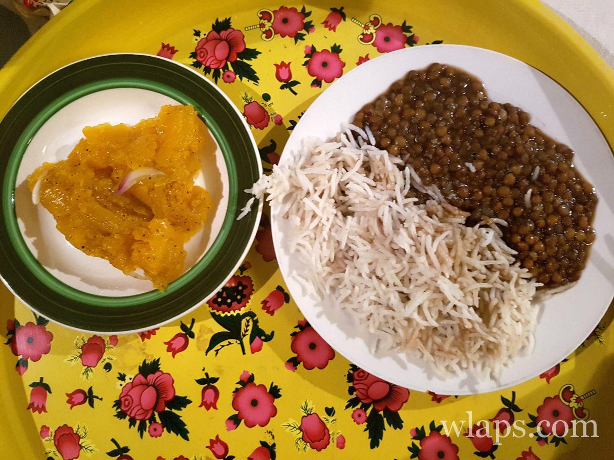 Où manger sur l'île Rodrigues ? chez votre cuisinière, qui prépare les plats en photo