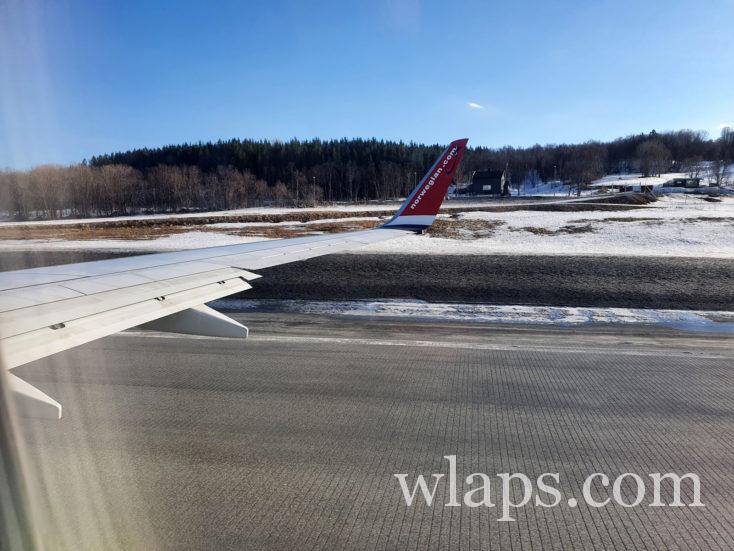Décollage depuis l'aéroport de Tromsø