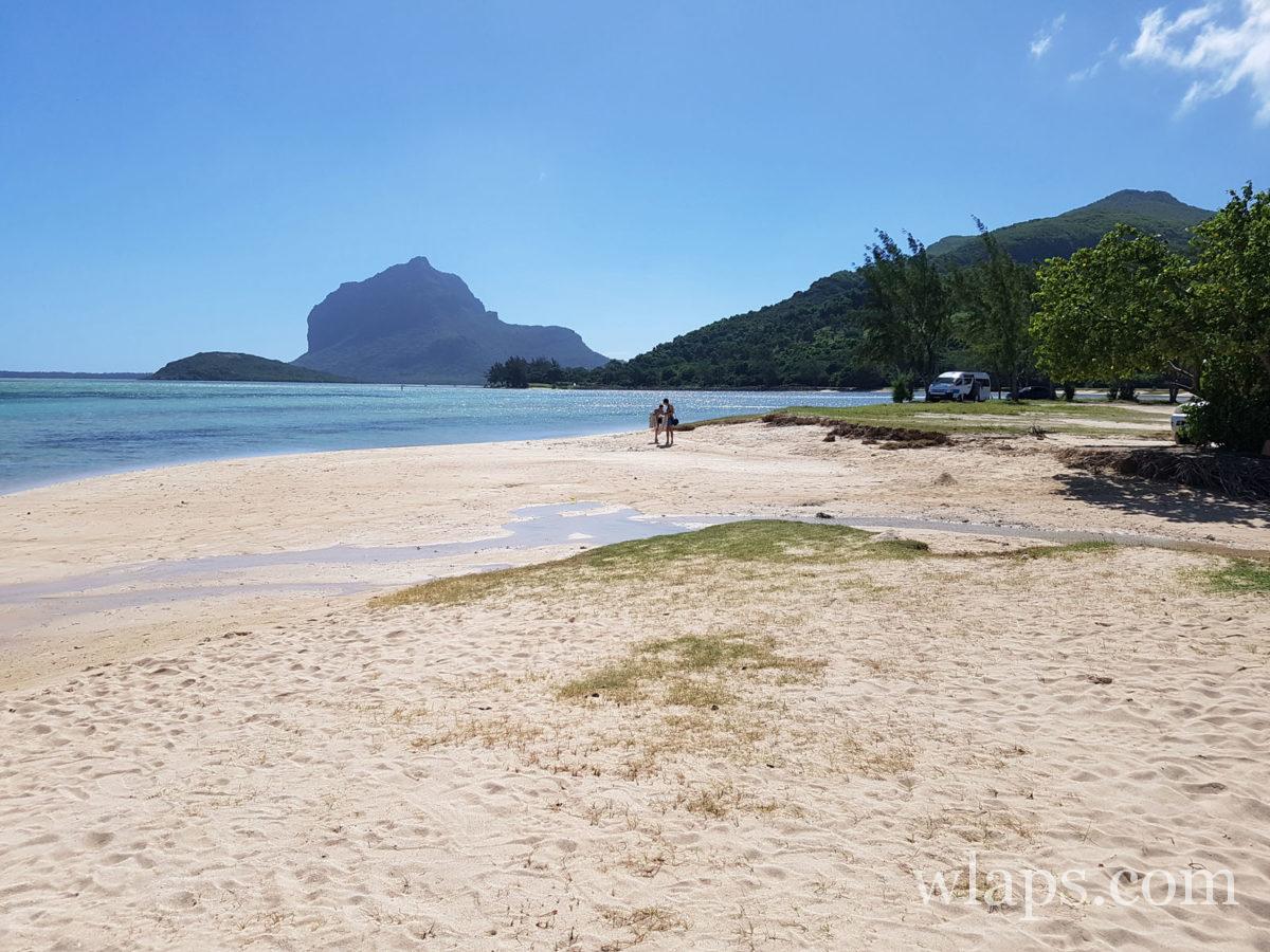 Balade ensoleillée face au Morne Brabant