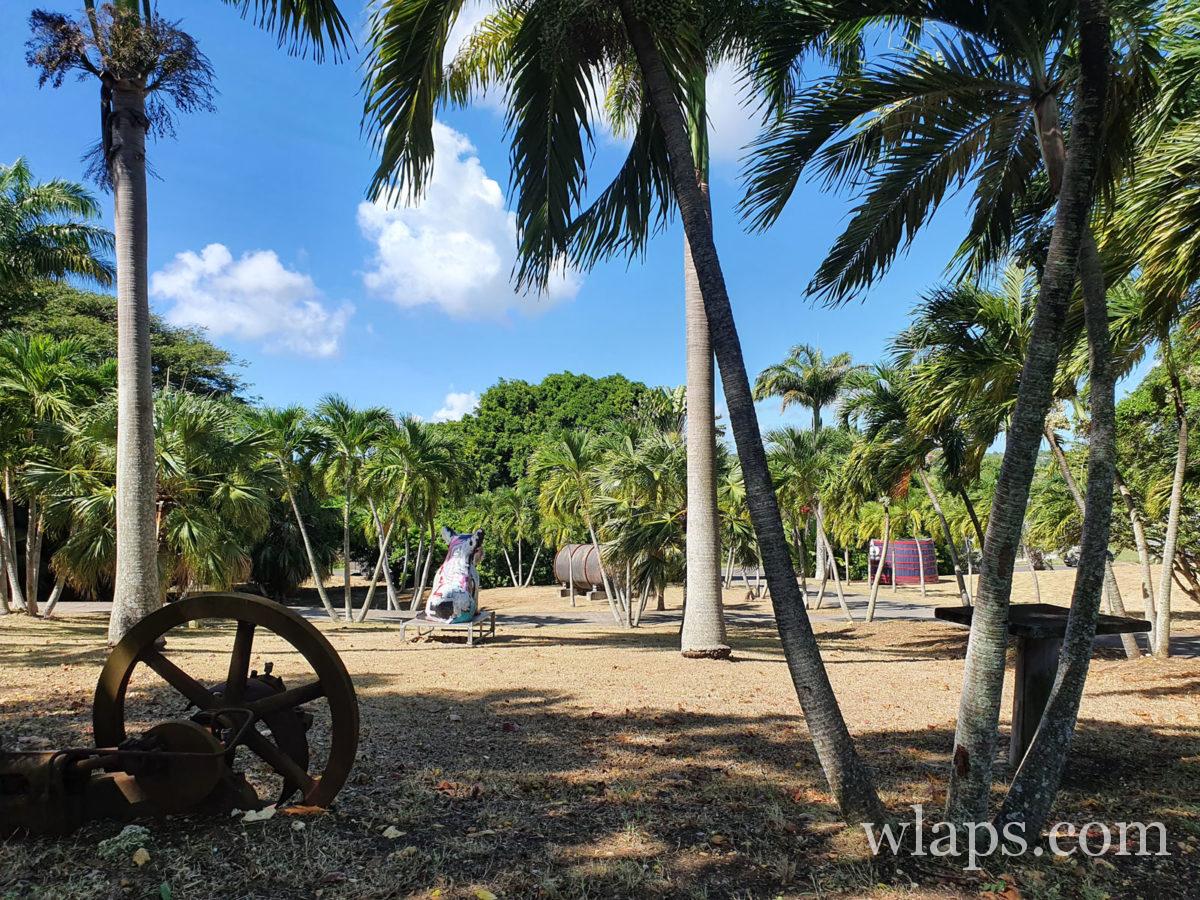 extérieur de la distillerie Damoiseau au Moule en Guadeloupe