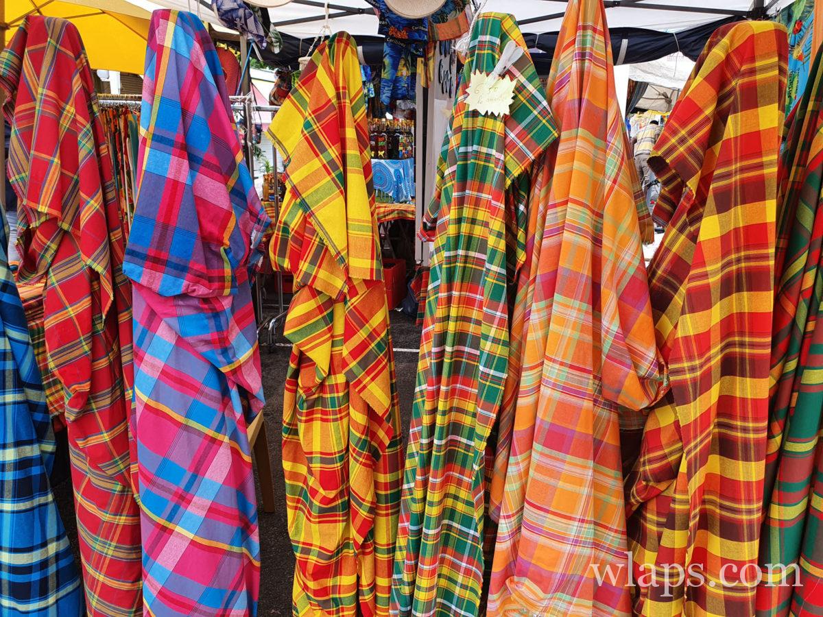 Tissu madras sur le marché de Sainte Anne