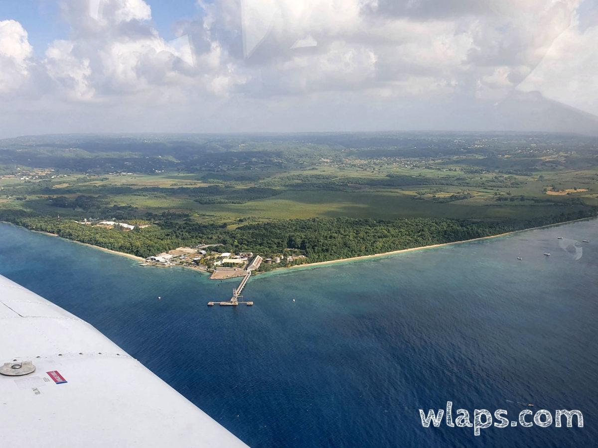 Plage de Folle Anse, sur la droite de la photo, vue depuis notre avion privé pour Marie-Galante