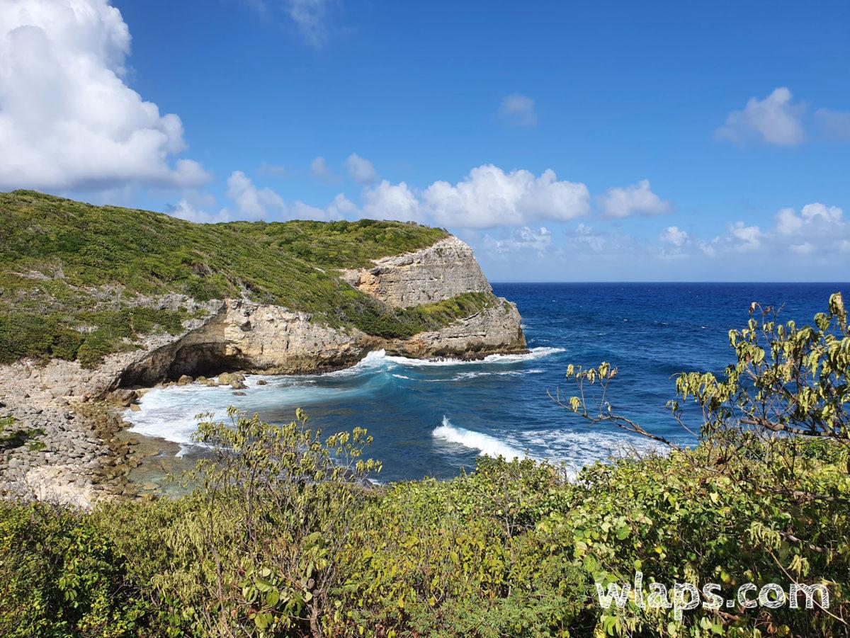 Vue sur les falaises et l'Anse du Coq