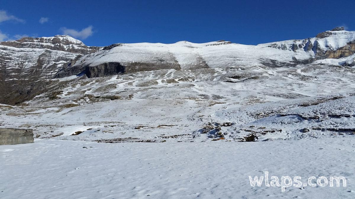 En hiver, froid et beau cirque de Troumouse