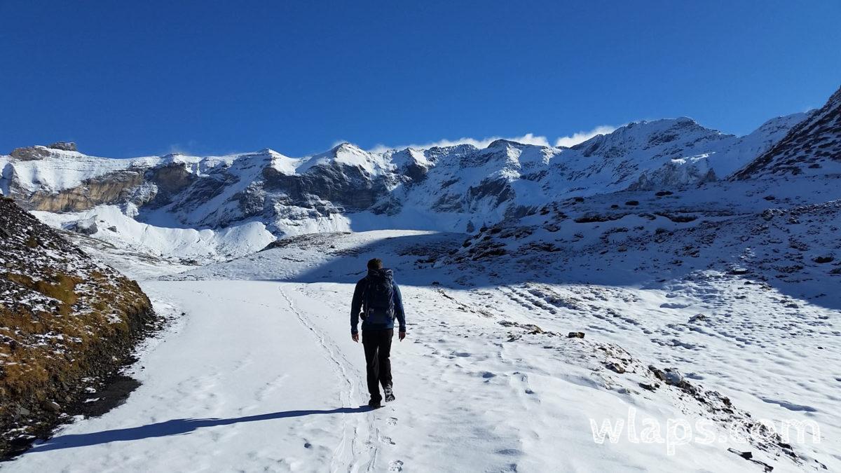 Montée à pieds depuis l'Auberge du Maillet en hiver