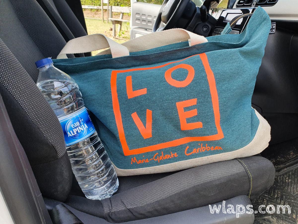 Mon sac LOVE acheté à Grand-Bourg, à Marie-Galante