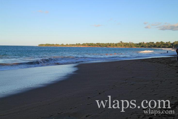 la plage de Cluny au nord de la basse terre en guadeloupe
