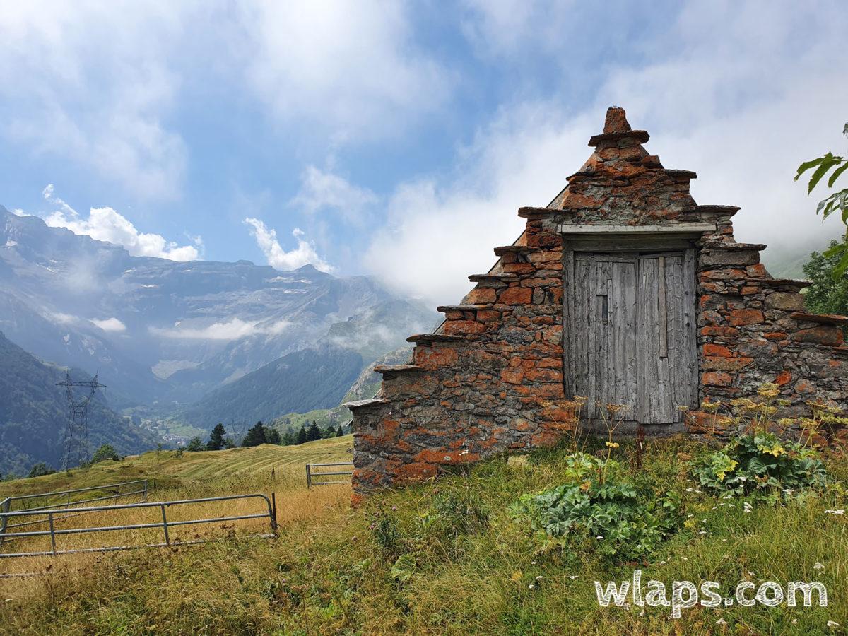 Grange typique du plateau, d'une grande beauté