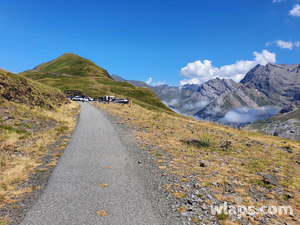 Le pic de Tentes, qui veille sur le parking du col de Tentes