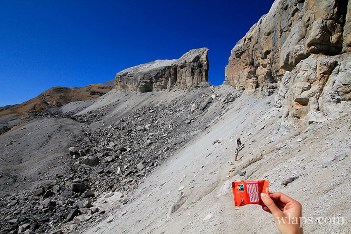Sur le sentier gauche après la Brèche de Roland, en direction du Casque du Marboré