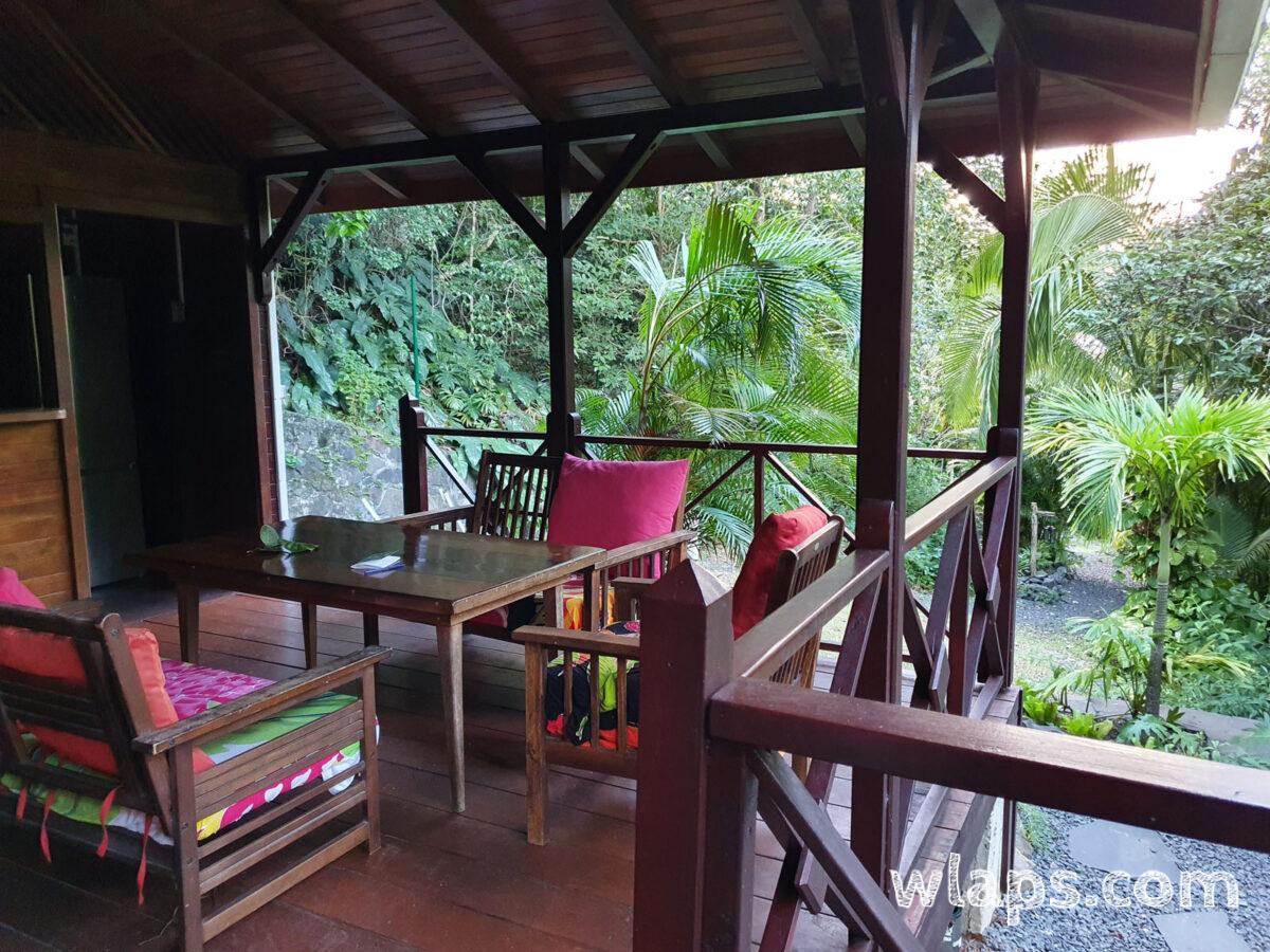Sur la terrasse du bungalow Cacao