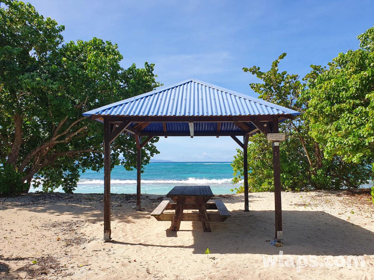 Carbet le long d'un itinéraire de randonnée en Guadeloupe